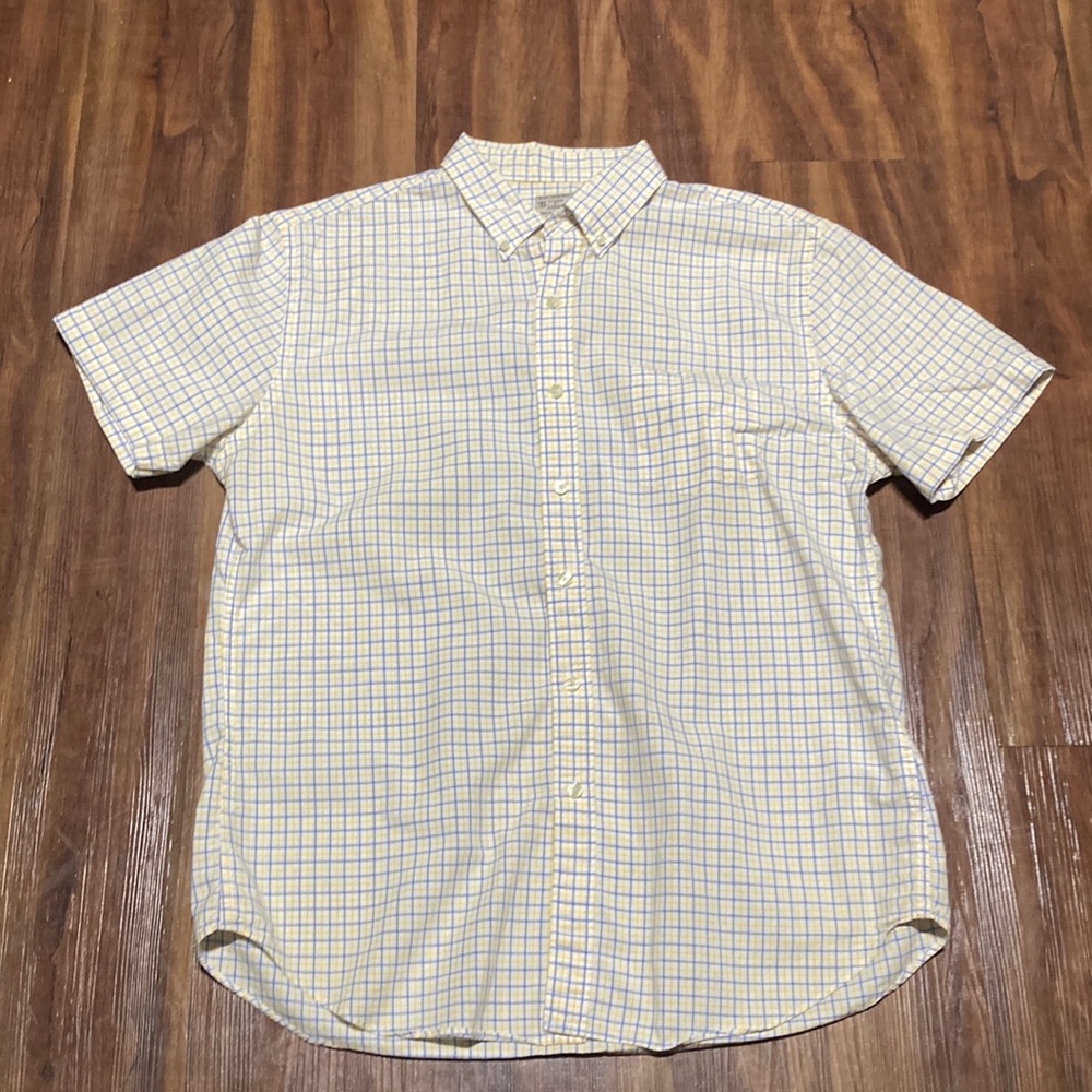J.Crew men’s large cotton short sleeve button down in blue and yellow.